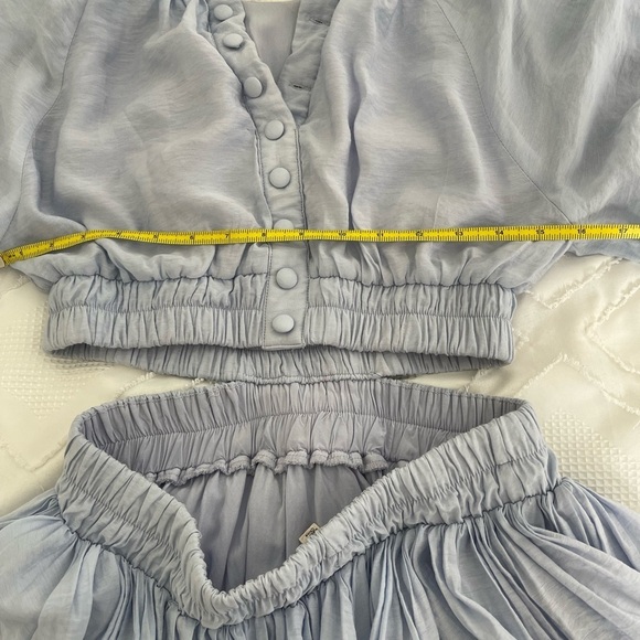 CUTOUT PUFF SLEEVES MINI DRESS BABY BLUE PLAYFUL
SILHOUETTE SUMMER PREPPY MED - Picture 14 of 16